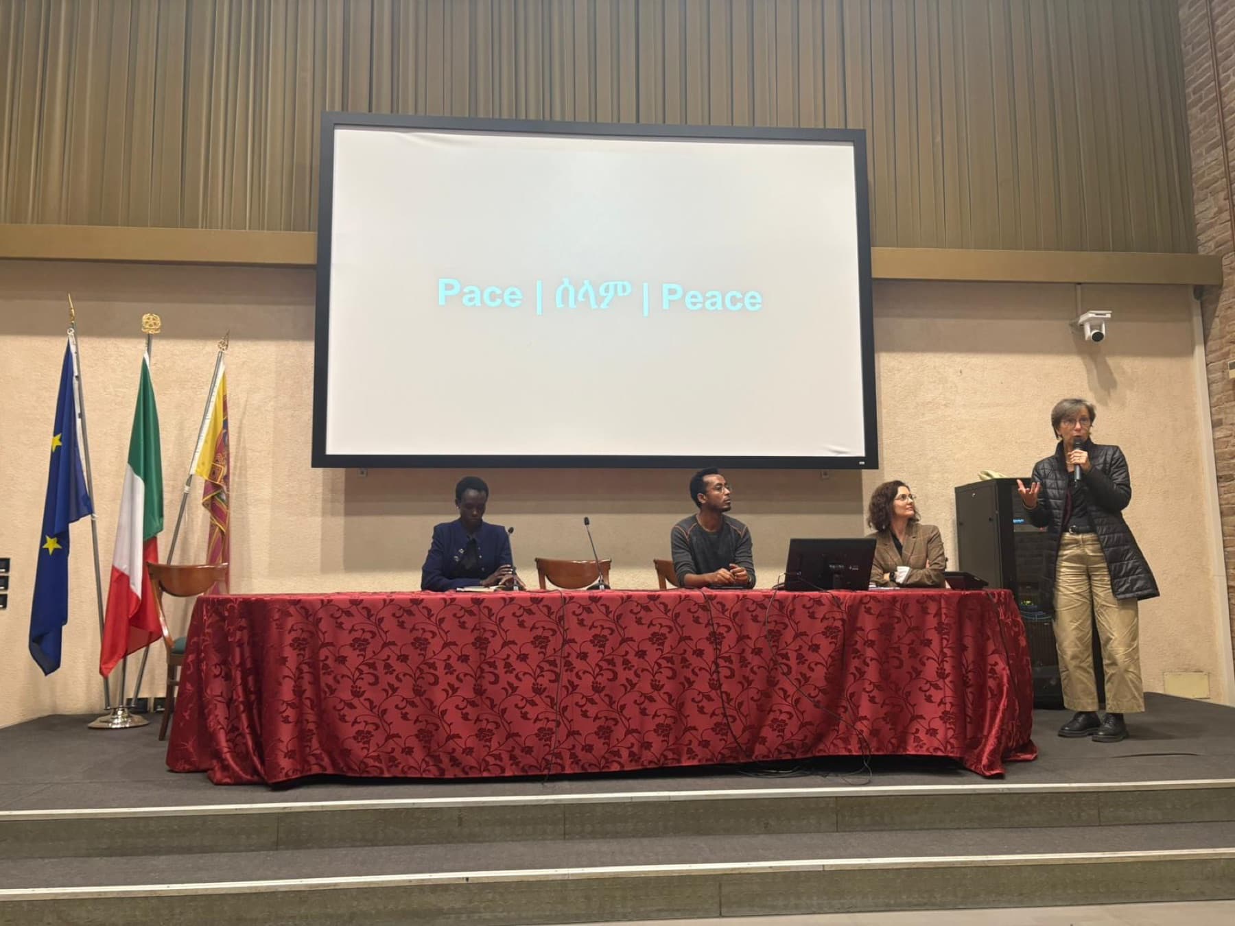 Elisa Gamba interviene a un panel pubblico su pace e inclusione